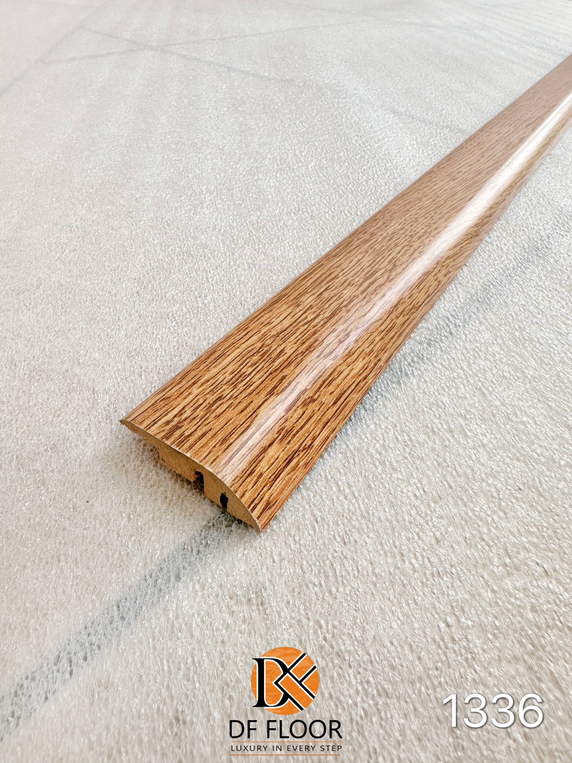 Laminate Reducer 1336 Light Oak 2.4m per piece